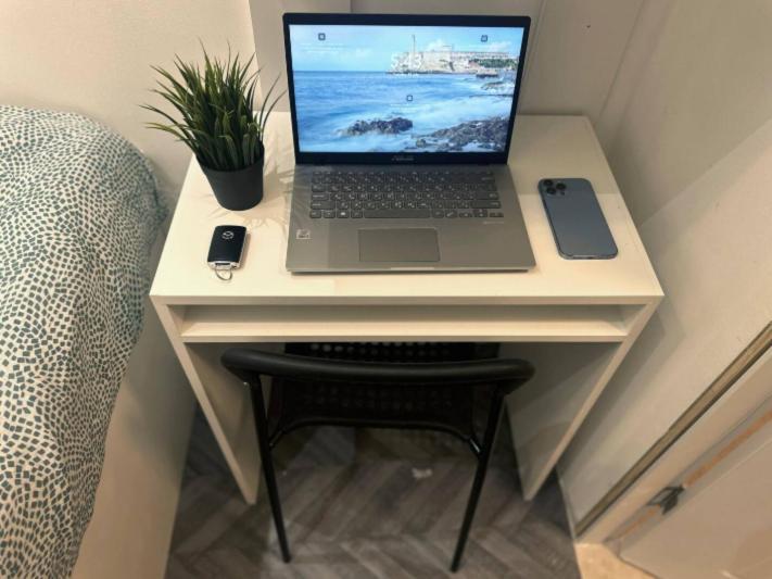 Adventurers Partition In Barsha Heights Homestay Dubai