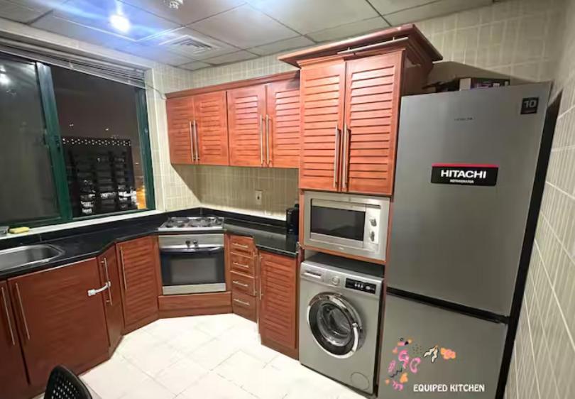 Homestay Adventurers Partition In Barsha Heights *