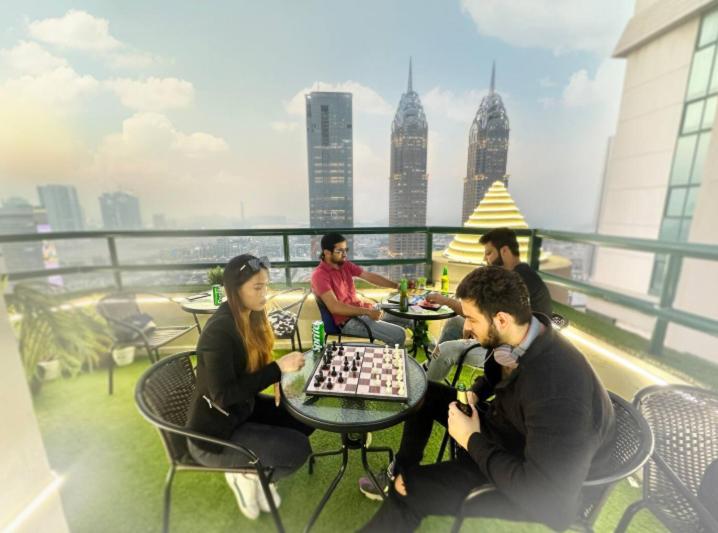 Homestay Adventurers Partition In Barsha Heights *